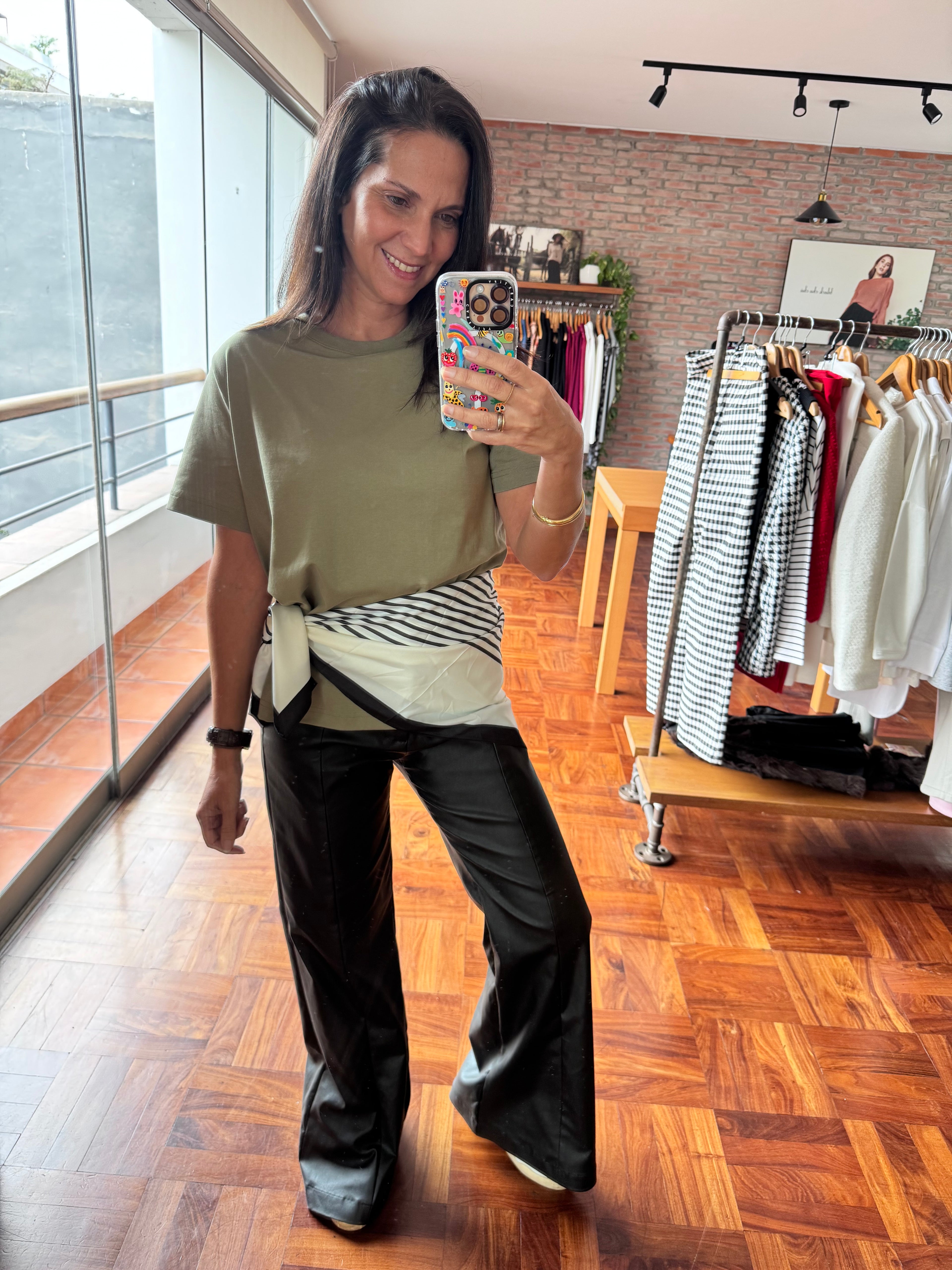 Pantalón Bell cuerina