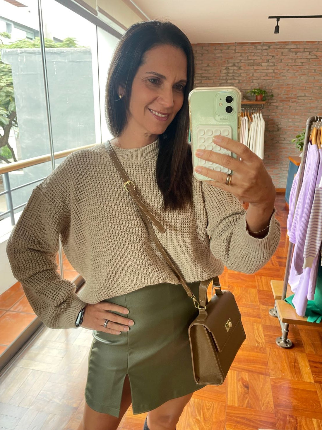 Falda short cuerina Paulina