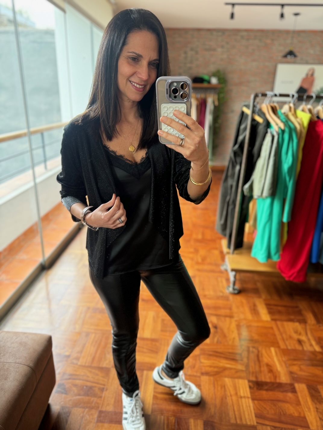 Casaca tipo capa Shadow de brillos