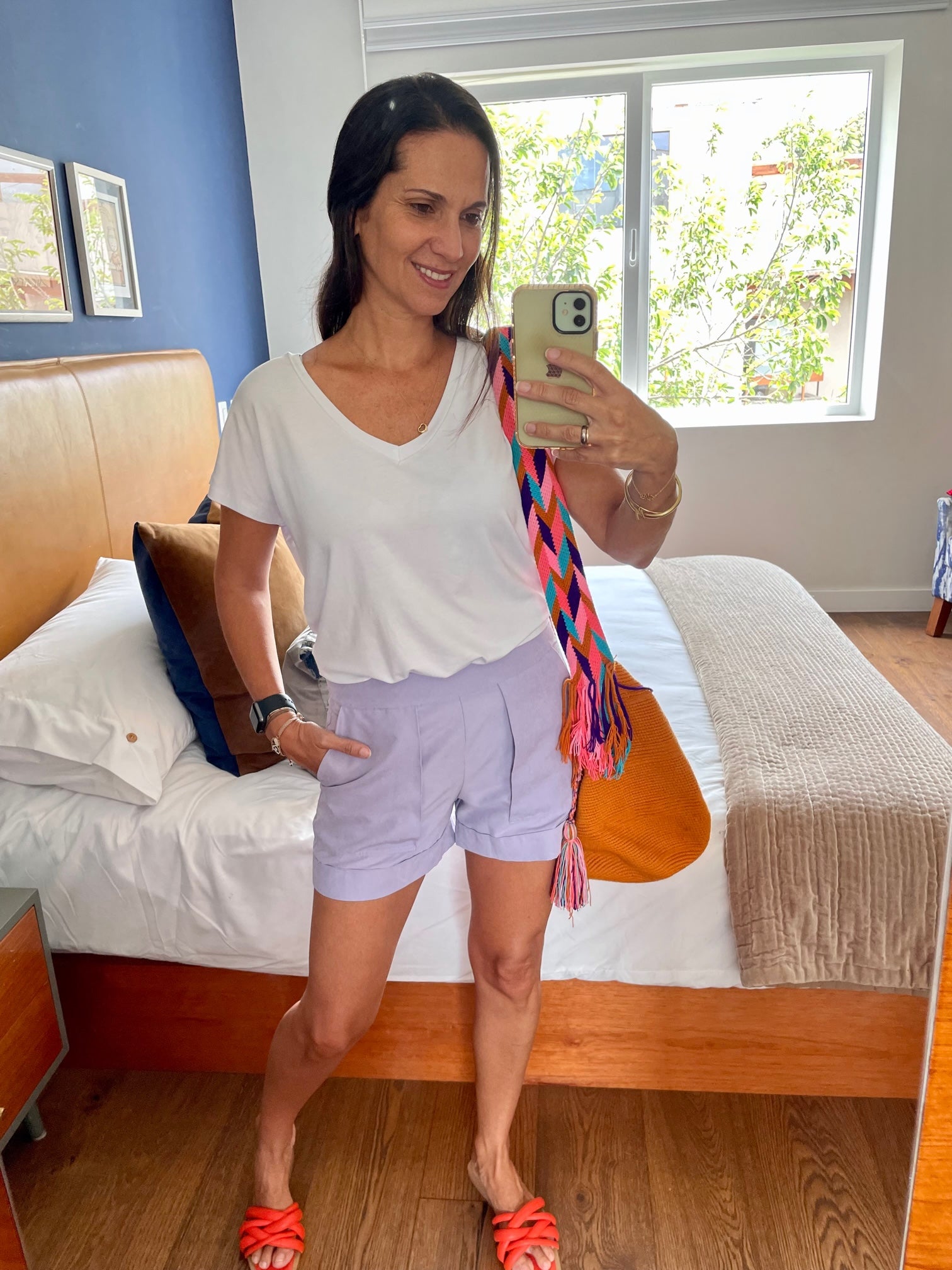 Short Adriana