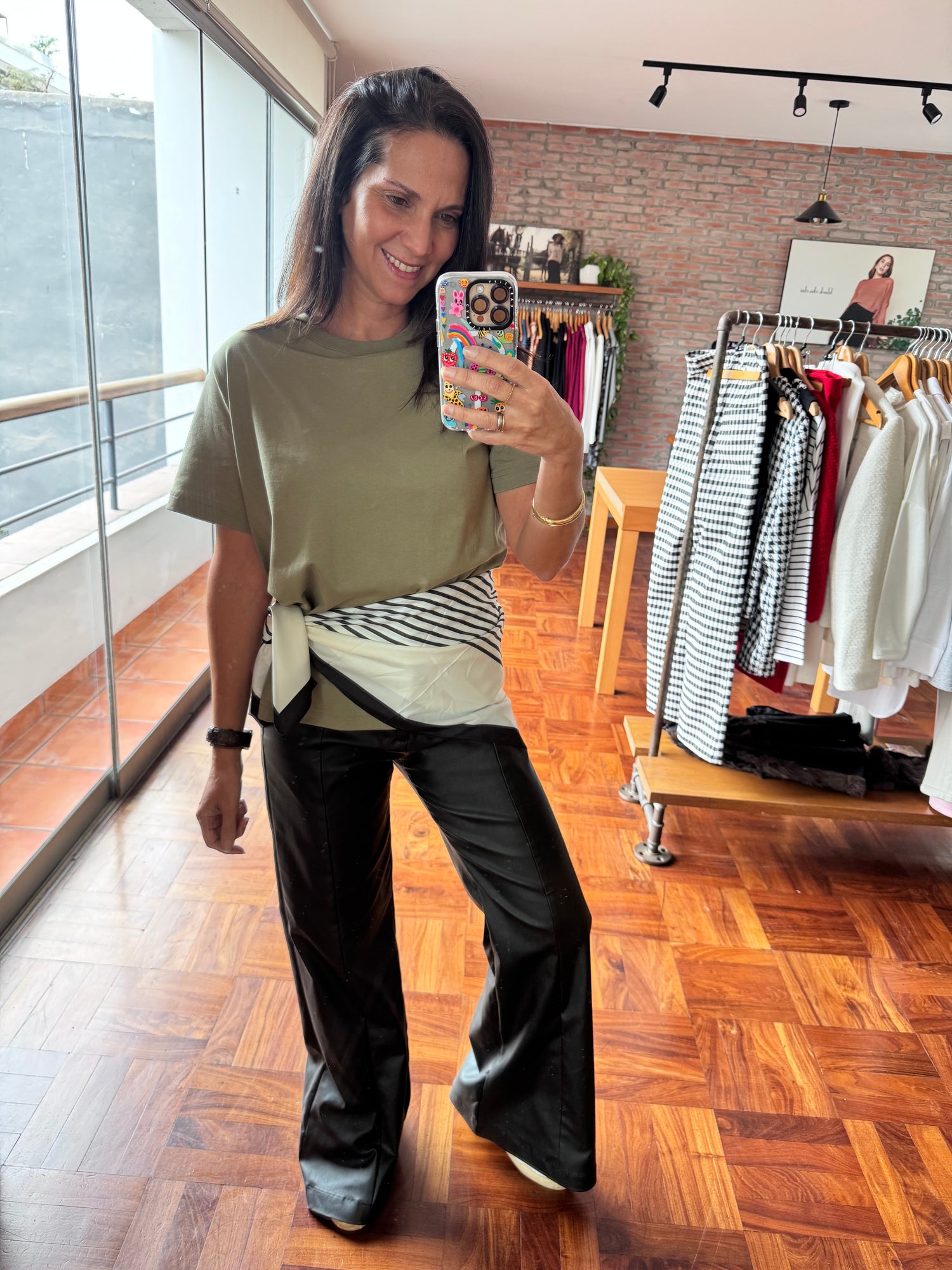 Pantalón Bell cuerina